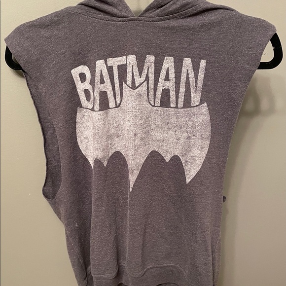 Woman’s medium graphic tank - Picture 1 of 5